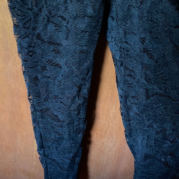 Lace jumpsuit - Picture 2 of 4